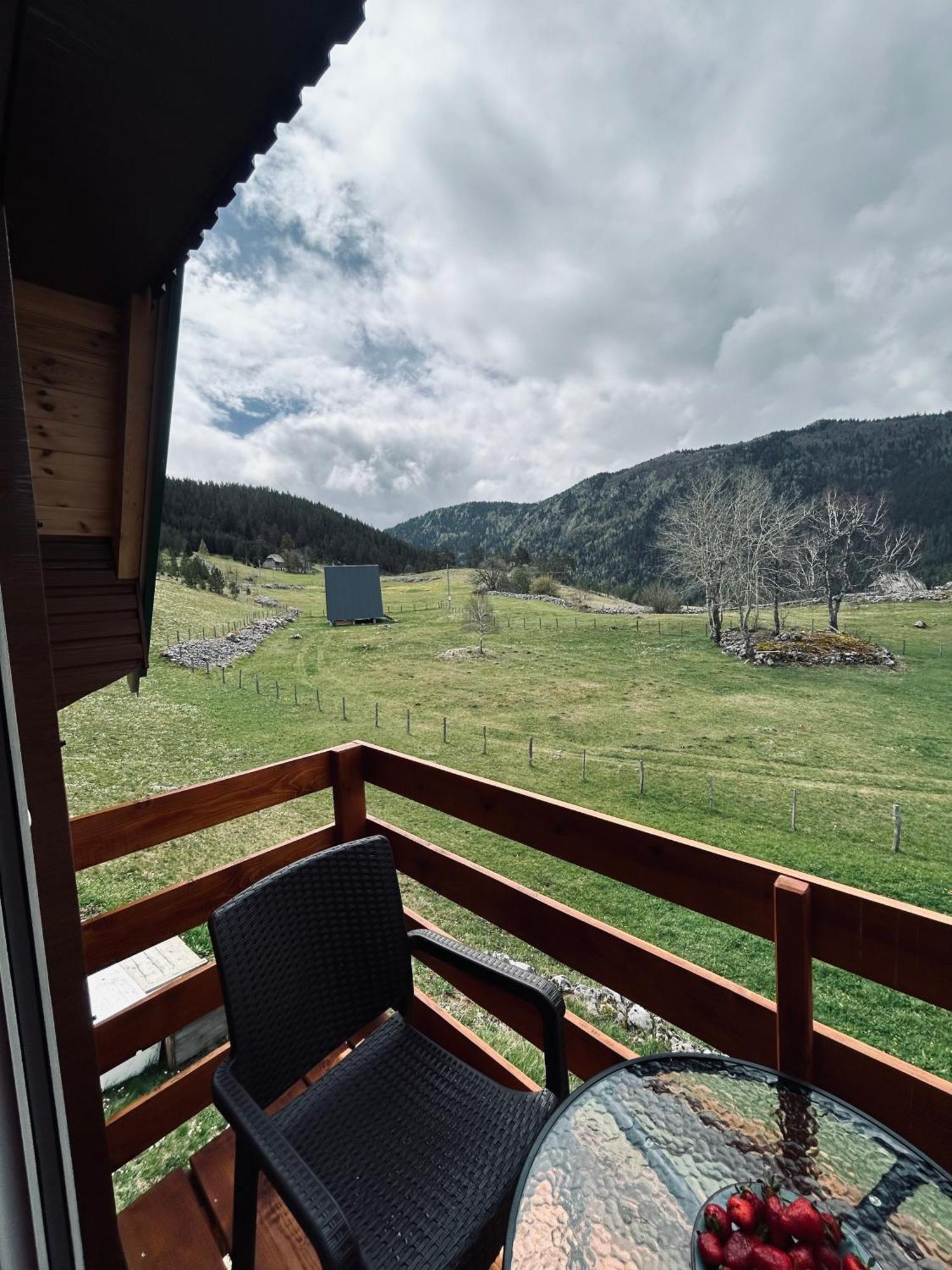 Nomad Lodge Zminica Žabljak Eksteriør billede